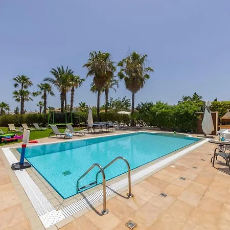 Sunnyvillas: 4br Seafront Villa*private Pool*bw44 פרוטאראס